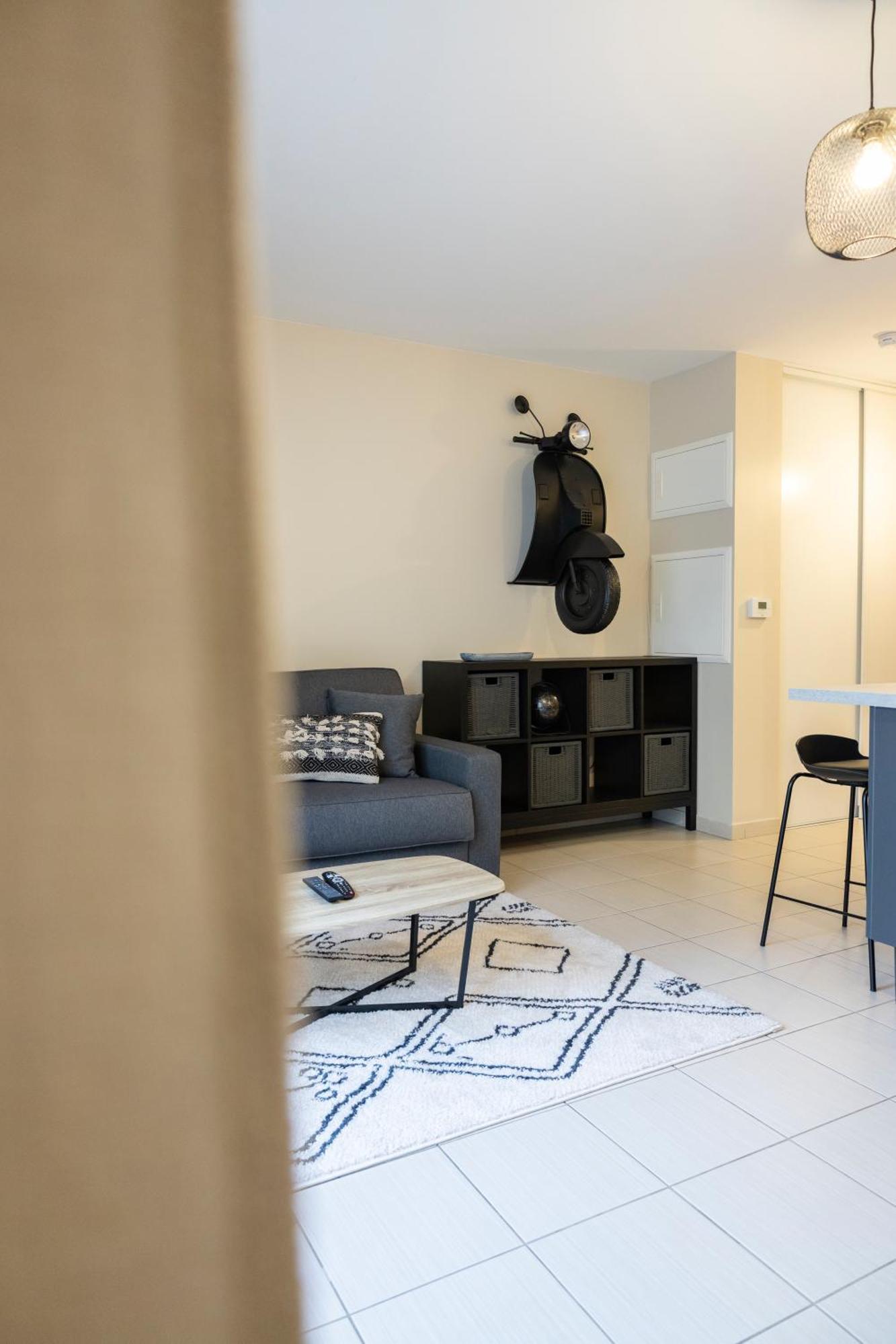 Charmant Studio En Residence Avec Parking Bussy-Saint-Georges Zewnętrze zdjęcie